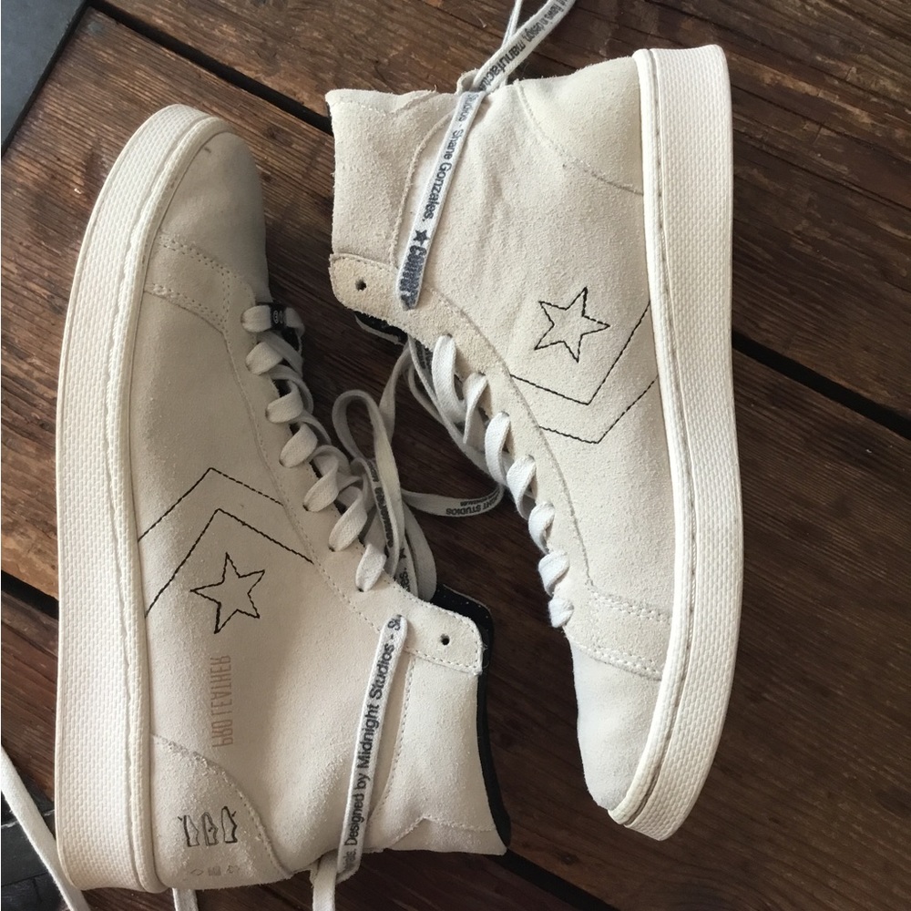 Converse midnight studios by Shane Gonzales Unisex - Size: 9.5 women / 8 men
